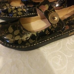 Algeria Professional Shoes